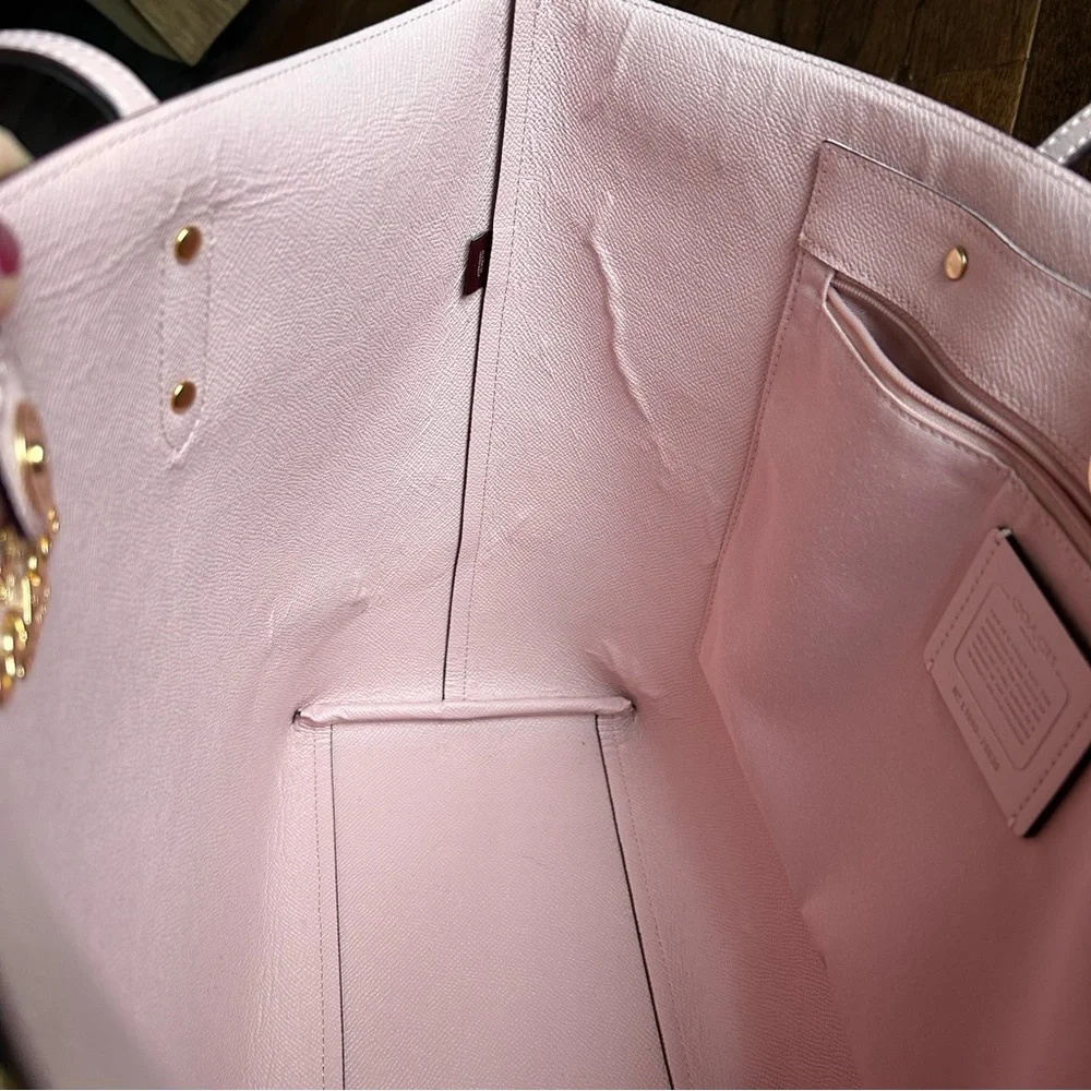 Coach 76636 signature town tote in light khaki and blossom pink - Picture 4 of 16